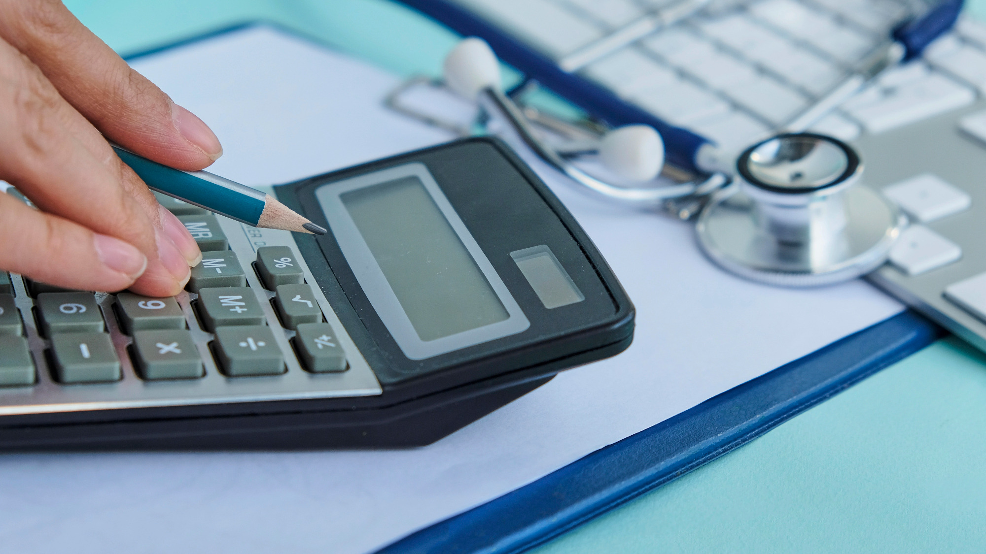 Kolonoskopija me je na začetku precej strašila